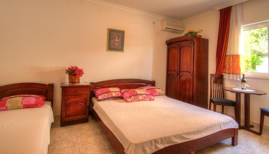 Apartmani Mina Herceg Novi Rum bild